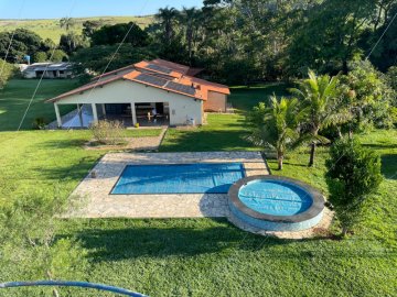 Linda Fazenda em Alex�nia GO. Perto do Outlet Premium